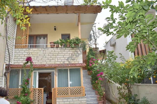 2-storey villa for sale in Gramoz Pashko street, near Elbasani street in Tirana.
It has a construct